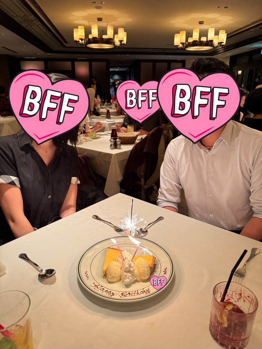 comamettimama's tweet photo. 結婚5周年❣️誕生日❣️
しごおわの夫を迎えにいってお祝いディナー🥂
花束あるなんて思ってなかったよぉおおおお😭✨嬉しすぎた🥲
プレゼントはゲンナマ100万笑💰（欲しいものがないと伝え済みゆえ）
もう5年？！まだ5年？！って感じですがこれからもよろしくお願いします〜❣️ https://t.co/TACZs0xhFl