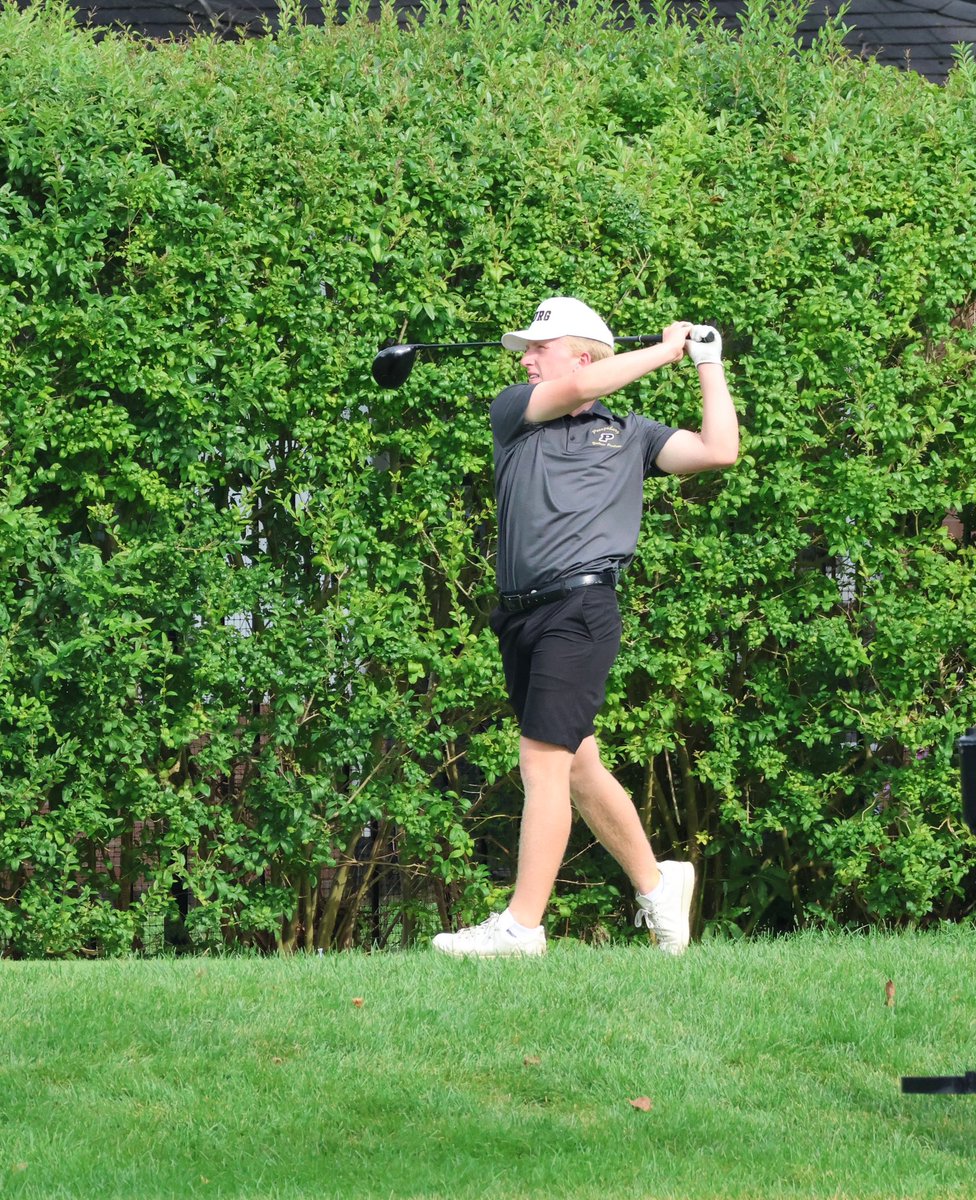 Jackets win on the 6th score with both teams shooting a 158. Ryan was medalist with a +1 37, followed by Brandon Hoy and Sam with a 40, Rhys with a 41, then with 2 42s from Jayden and Asher to win the 6th score playoff.