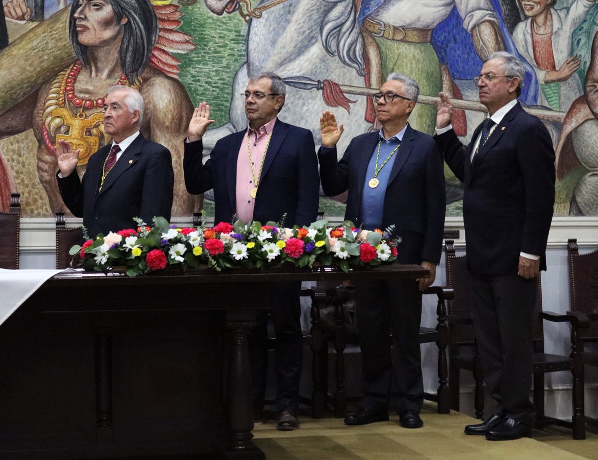 Con la realización de la Sesión Solemne Estatutaria en el paraninfo de la Academia de la Lengua, la Academia Colombiana de Ciencias Exactas, Físicas y Naturales ha dado inicio al periodo 2025-2028 de su nueva Junta Directiva

Conoce a sus integrantes⬇️