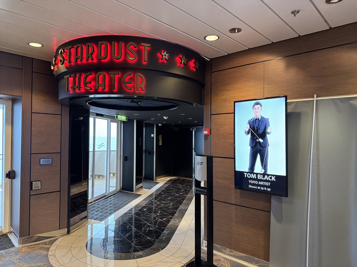 officeblack's tweet photo. 【豪華客船編、大成功！】
巨大クルーズ客船「Norwegian Spirit」にてショーを行ってきました。

800人を収容するシアターは満員御礼、お客様からも「まるで夢のようだった」など素敵なご感想を頂戴しました。

ご覧くださった皆様、そしてNorwegian Cruise Line様、誠にありがとうございました！ https://t.co/bmJ2GmDlQU
