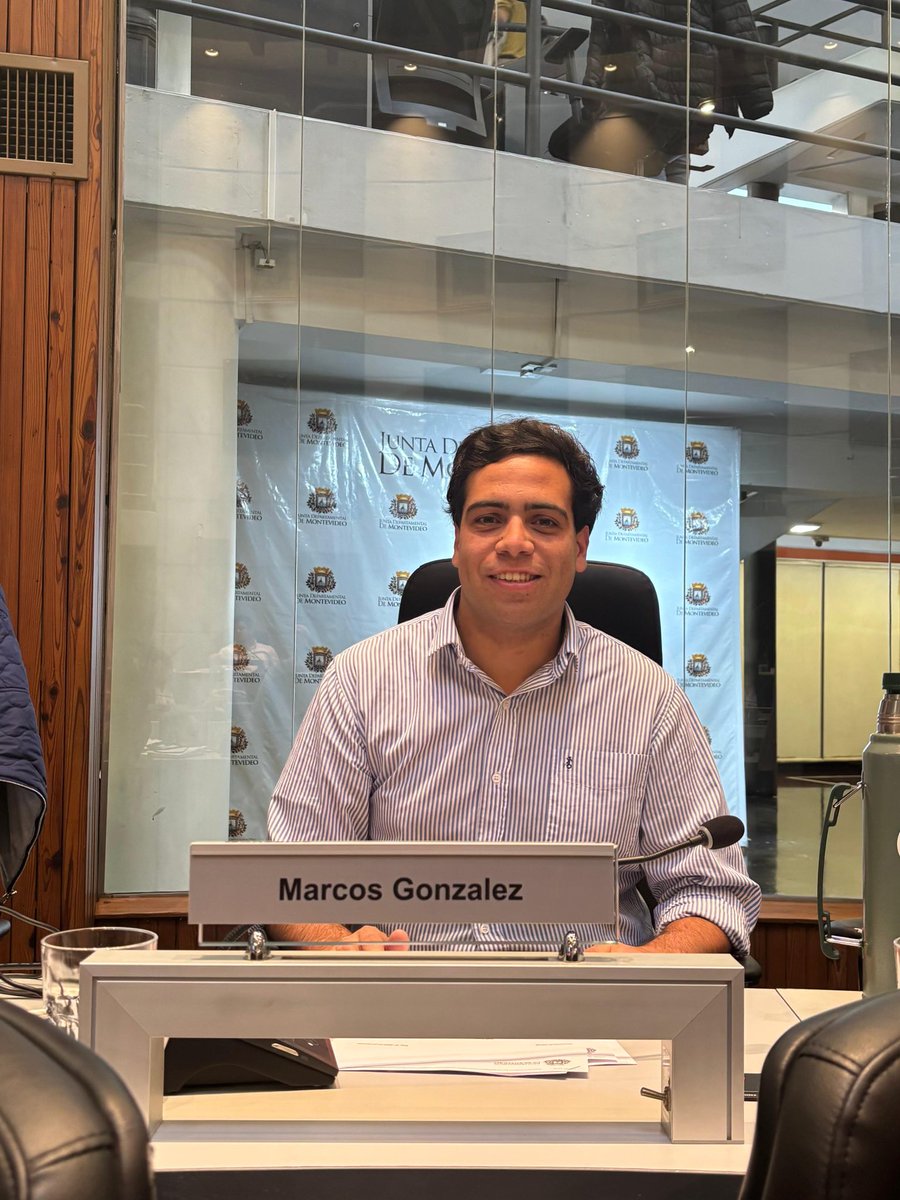 Felicitaciones <a href="/marcos11ok/">marcos</a> por asumir hoy como Edil por el <a href="/PNACIONAL/">Partido Nacional</a> en Mvd. 
Laburaste la campaña, le metiste compromiso, cariño y entrega. 
A seguirle metiendo.

¡Vamo arriba! 🙌🏼🔵⚪️🇺🇾