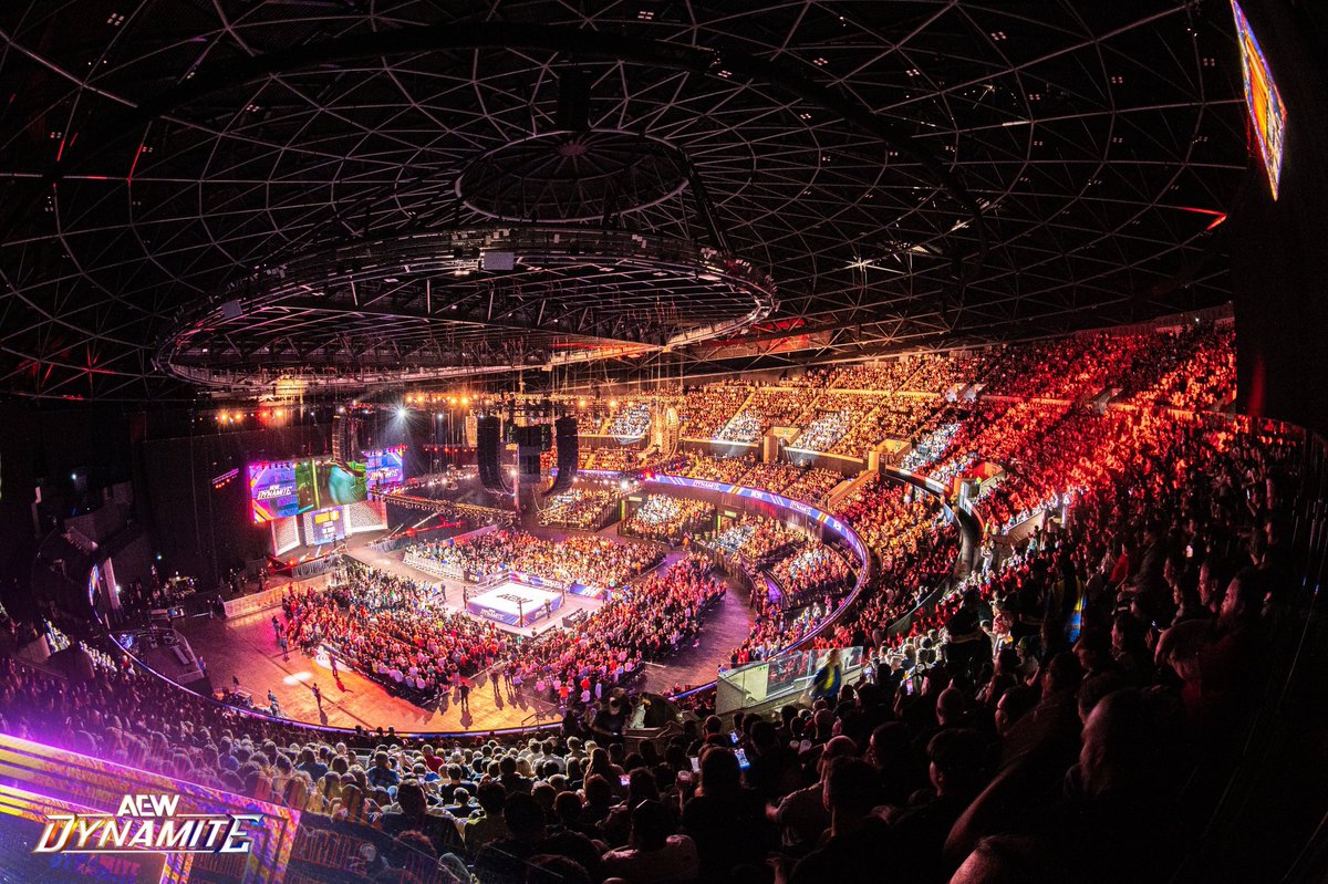DocSampson13's tweet image. Glasgow crowd was hot last night at @OVOHydro Thank you for bringing the energy and thanks to those that came up to say hello to me. Look forward to the next time! Now get  ready for #AEWForbiddenDoor in London Sunday night. #drsorders @AEW @AEWonTV #AEWCollision #aewdynamite