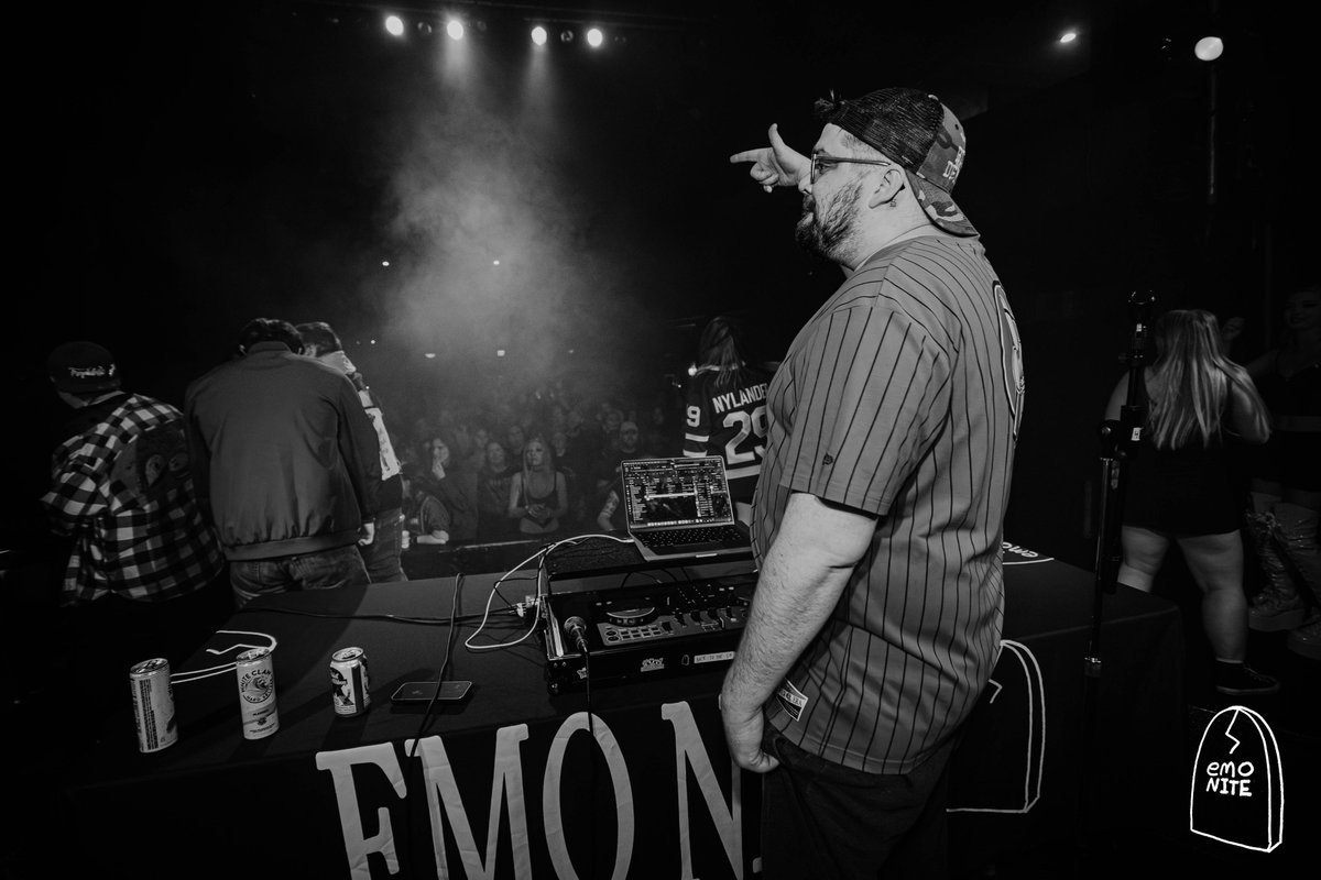 📣🗓 Show Reminder 🗓📣

finally a club we can listen to all our fave emo bangers in 🤲 

we gotta go to <a href="/emonitela/">emo nite</a> Pittsburgh, PA on 09/19 at <a href="/MrSmallsTheatre/">Mr Smalls Theatre</a>! 

there’s still some tix left 👀 let’s get ours asap!

📷📸 Photo Credit: <a href="/abigail_mcnatt/">Abigail McNatt Photography</a>