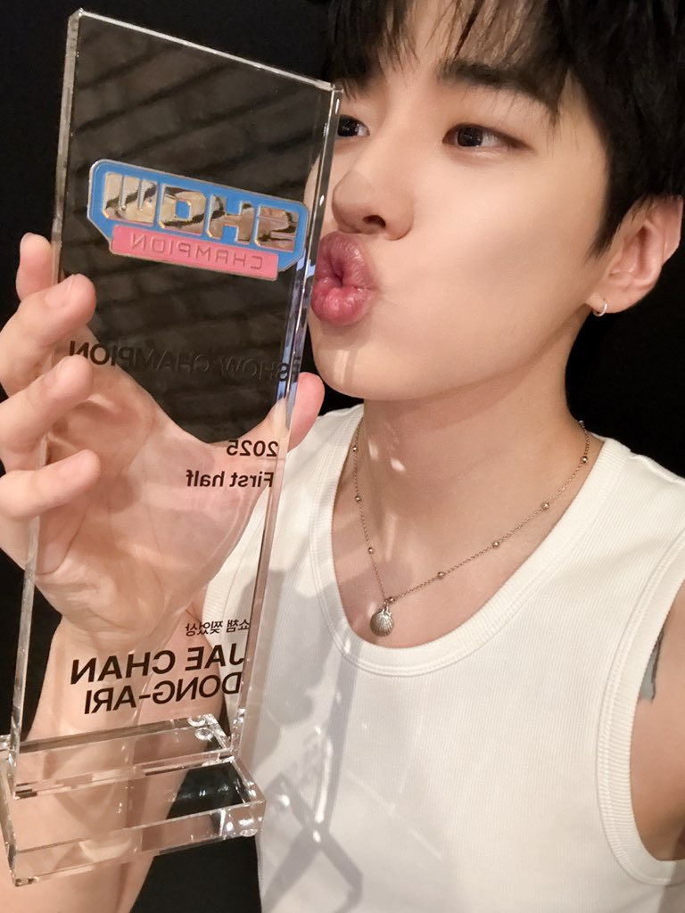 𝙎𝙝𝙤𝙬 𝘾𝙝𝙖𝙢𝙥𝙞𝙤𝙣 𝙛𝙞𝙧𝙨𝙩 𝙝𝙖𝙡𝙛 𝙤𝙛 𝟮𝟬𝟮𝟱

[#쇼챔피언 상반기 결산]

💜쇼챔 찢었상
💜팬들과 함께 완성한 최고의 무대는?

🎀 #JAECHAN #재찬 

수상소감은 아래에서 확인!
youtube.com/watch?v=qmrpRN…