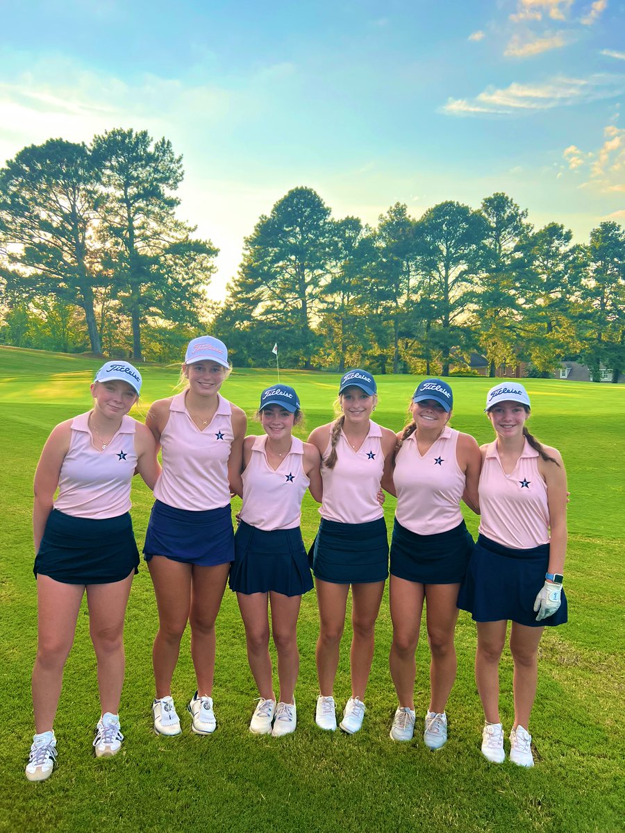 FarragutGolf's tweet photo. The Ads had a great day of golf today at Fox Den CC. Both the boys and girls defeated CAK and Halls. The boys medalist were Quinn Beck (36), Will Feehan (36) & Bryce Coulter (37). The girls medalist was Sophie Williams (40). Team scores: Boys (148) Girls (83) ⛳️⚓️@coachtatefhs20 @farragutpress1 @West105_WFIV