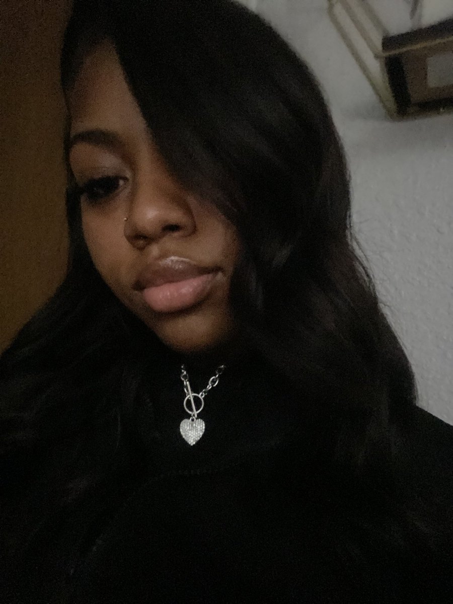 prettyyasxm's tweet photo. 💋 https://t.co/Pfp2SLBiYO