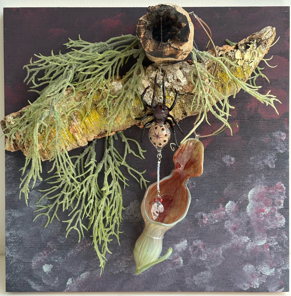 〜蜘蛛の糸〜
掴むも地獄
掴まざるも地獄

8/19〜30
ジャローナ赤坂
30×30展

本日  12〜15時
8/30 15〜17時在廊予定です

#jalona  #ボロシリケイト #ガラス #押野由紀子 #蜘蛛の糸 #クモ #ウツボカズラ #ネペンテス