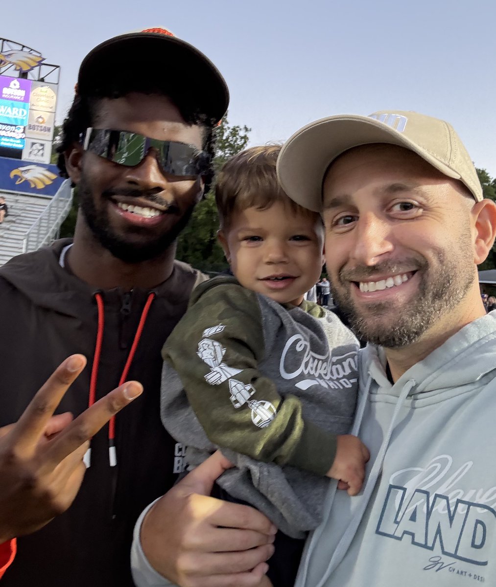GVartwork's tweet photo. Sheduer Sanders in the house! 

Carter’s list of athletes he has met before the age of 2 is ever growing. 🤣🤣🤣

😎✌🏼 https://t.co/7UlmWJkHOX