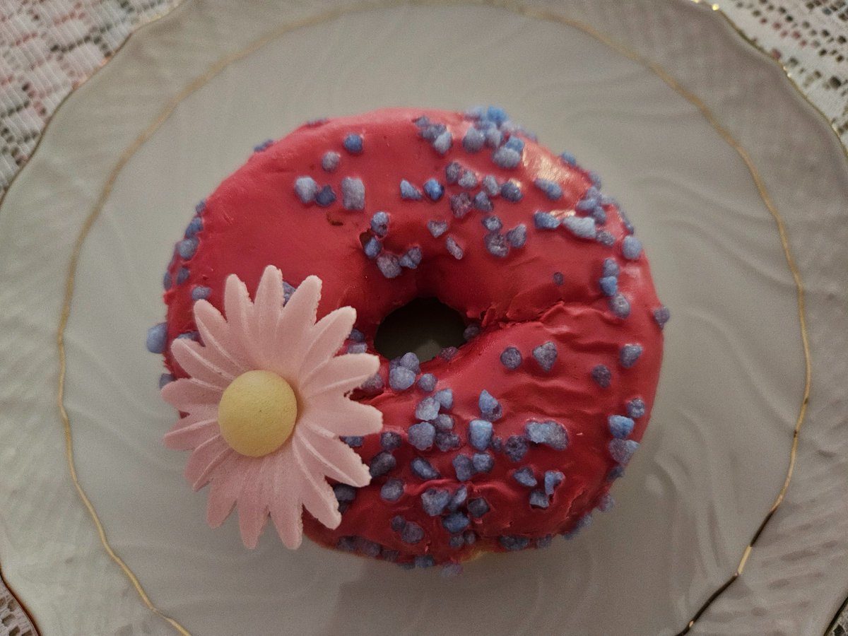 *Werbung*

Donut "Bubblegum" 

Ich konnte nicht widerstehen 😉

#donut #kuchen #pink #musstemit