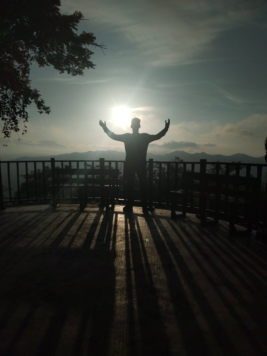 AnthonyJMata_18's tweet photo. Amanecer en el cerro ksupo https://t.co/xaxGt1lKKS