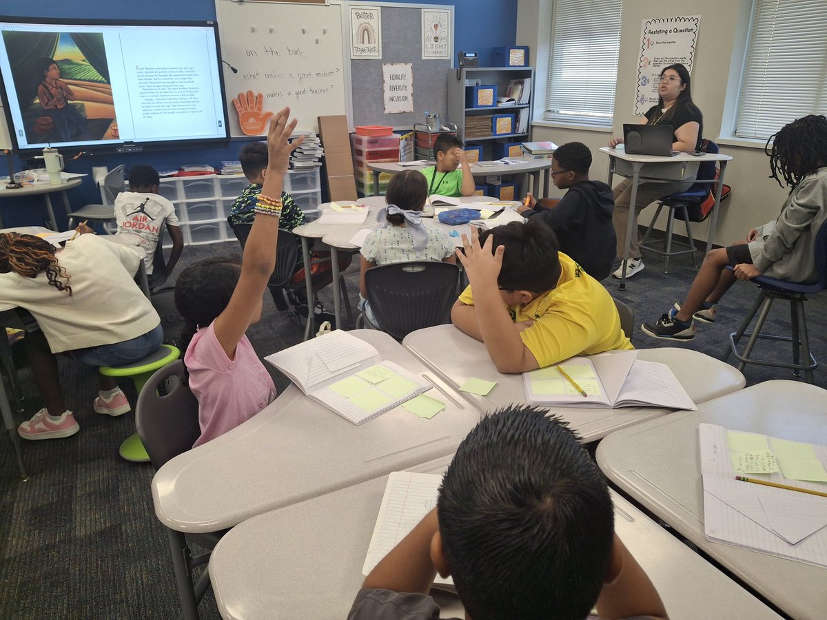 I caught some sweet learning happening in 4th grade today! We had small groups happening, read alouds, stop &amp; jots, &amp; text evidence practice to name just a few! #BroncoTOUGH <a href="/BrosnahanES/">Brosnahan Elementary</a> <a href="/CyFairISD/">Cypress-Fairbanks ISD</a> #choosecfisd