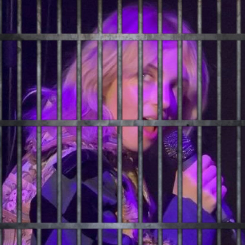 SHARING IS NOT CARING 
24 horas 

🪐