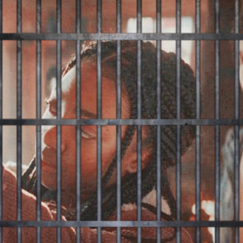 Amanecimos bravas 
24 horas 

🪐