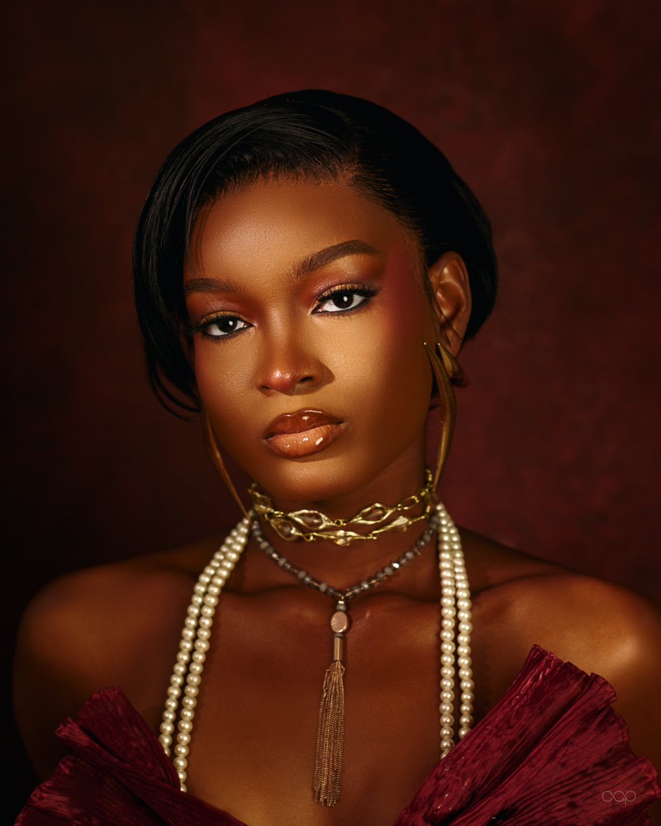 StylelinguaC's tweet photo. I styled this masterpiece, Crimson Majesty — a sculptural vision that set timelines ablaze and kept the internet in a chokehold ❤️‍🔥.

Shot by @Olaotan_atilade 
Dress: @Thaliabespoke https://t.co/Hd8abOAQL0