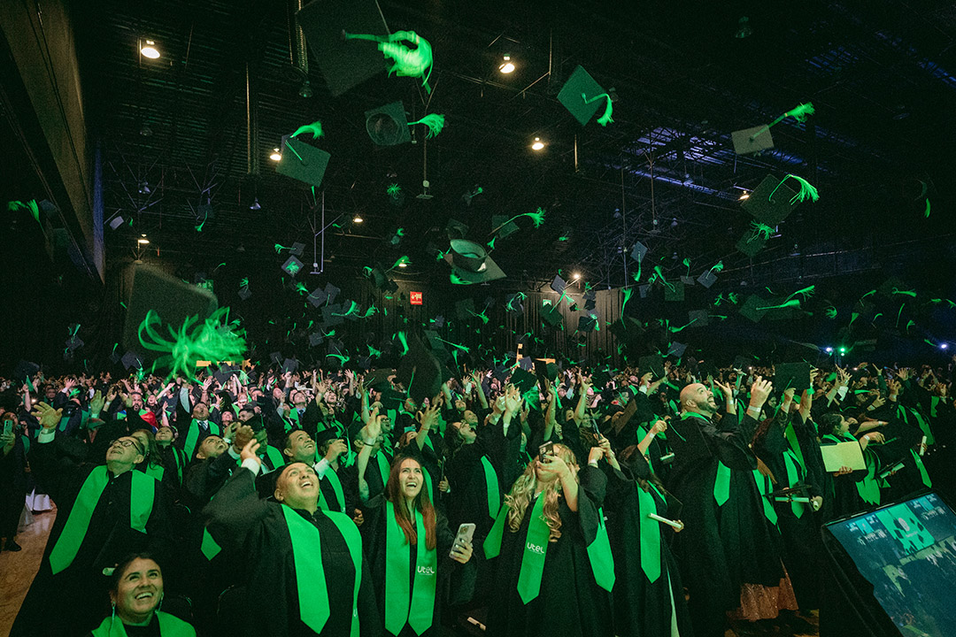 Diez años de graduaciones, más de 70 mil egresados y un mismo compromiso: formar profesionales con excelencia académica, listos para el futuro. Conoce todo lo que dejó la Magna Graduación Utel 2025 en CDMX reforma.com/toGC7r