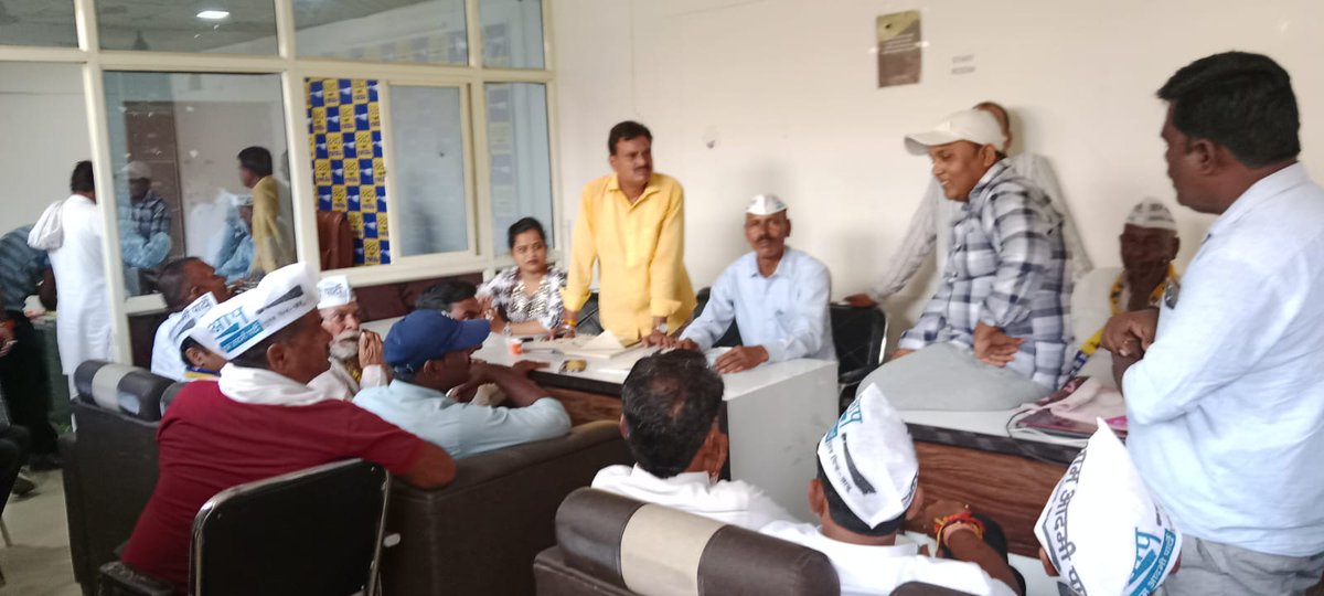 AAPMPOfficial's tweet image. दिनांक 21/08/2025 को आम आदमी पार्टी मुरैना इकाई के जिला प्रभारी श्री सपन भारद्वाज जी एवं श्रीमती अमिता खंडेलवाल जी एवं जिलाध्यक्ष श्रीकृष्ण कुशवाह जी कि अध्यक्षता मे एक बैठक सम्पन हुई।
@AamAadmiParty @ArvindKejriwal @SandeepPathak04 @JSTomarAAP @AAPRaniAgrawal @rohitgupta121