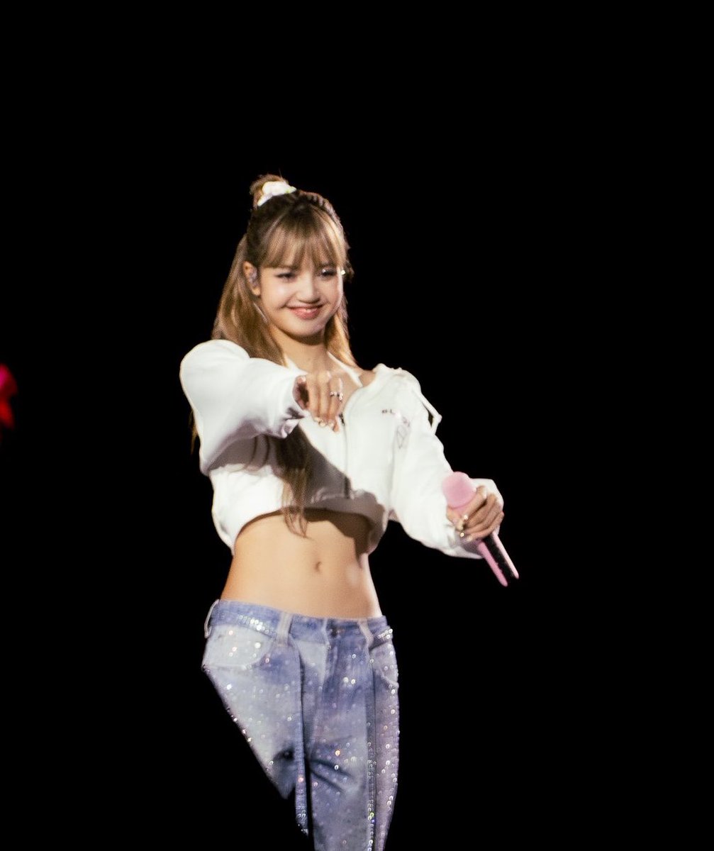 lisa pics (@archive_lisas) on Twitter photo 