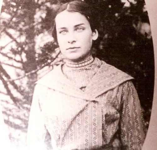 maliayates7197's tweet photo. @EpicClipVault Paternal Grandma Helen was beautiful. She raised chickens and ran the farm with her children. https://t.co/LJxgMUqDTp