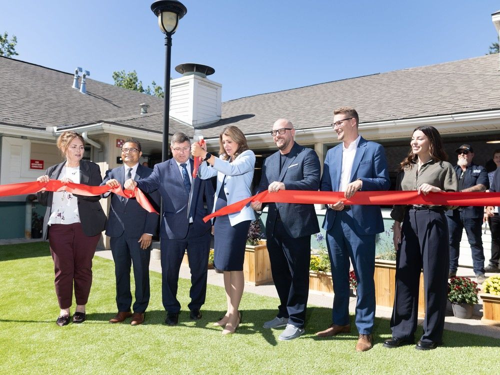 calgaryherald's tweet image. Alberta's fourth addiction recovery community opens in Calgary calgaryherald.com/news/albertas-…