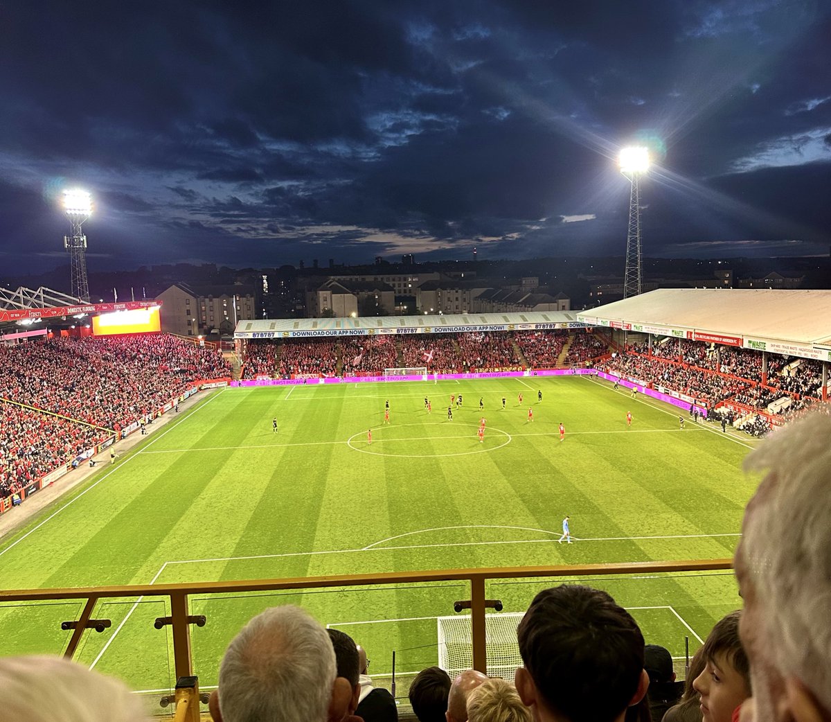 EllieMae_09's tweet photo. My first time at pittodrie last time since living in Aberdeen for 3 weeks, European night was class. (should’ve won right enough) https://t.co/qyxM2bFhcK