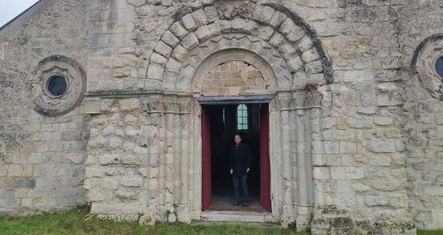 PatrimoineRural's tweet photo. Églises en péril : qui est prêt à payer ? https://t.co/QcmLdCHypJ https://t.co/b0WeeltXLv
