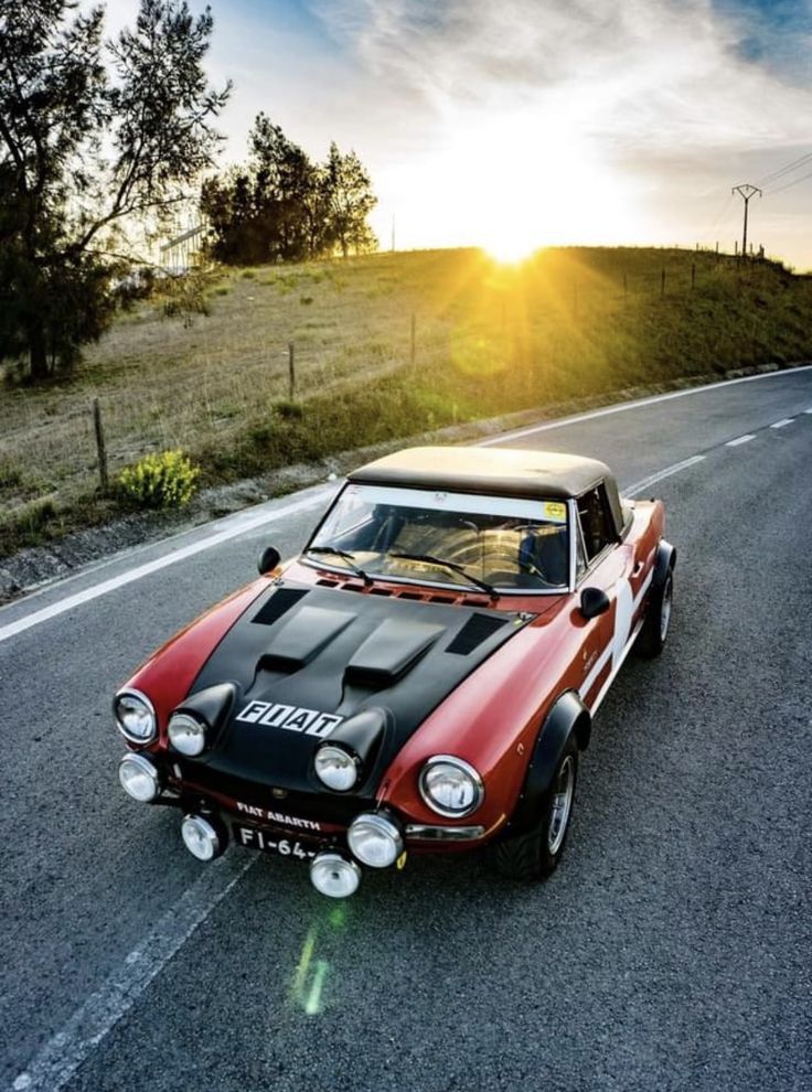 Retromania4ever's tweet image. Fiat #Abarth 124 #Spyder 
🟩⬜🟥 #Motorsport