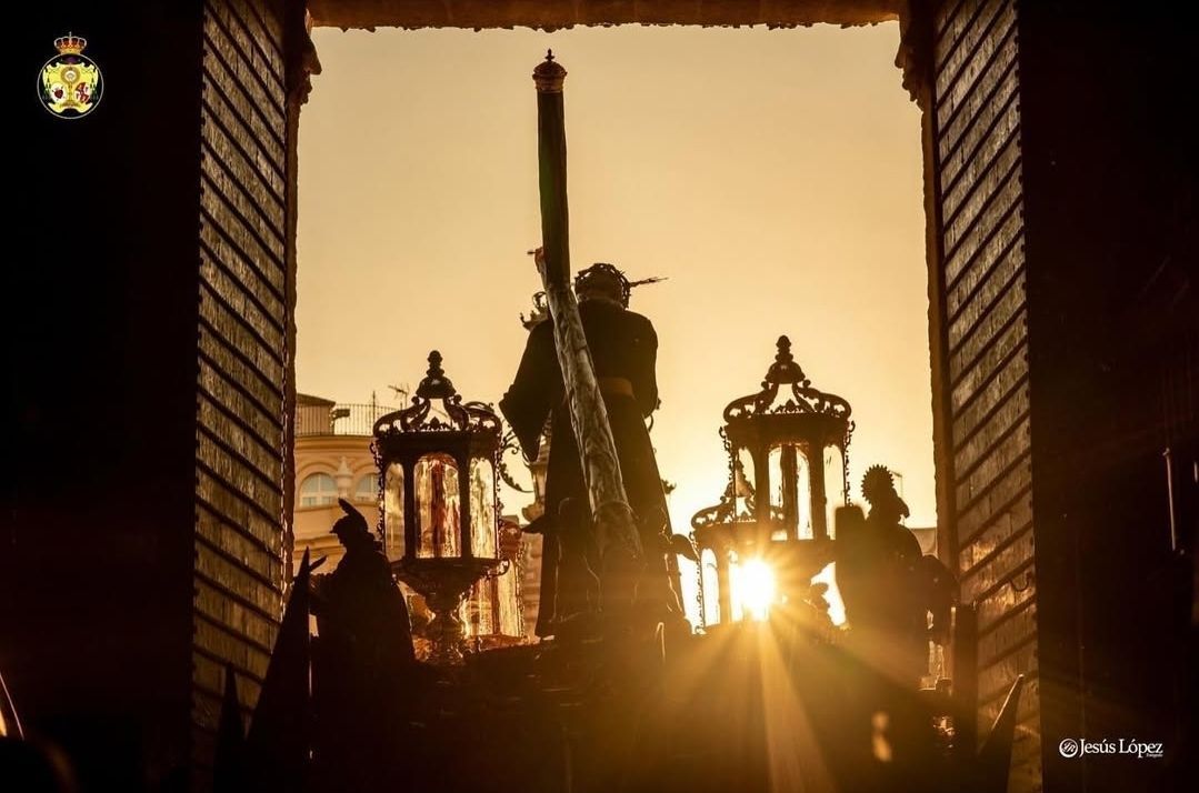 El Cabildo (@cabildomuchodxt) on Twitter photo Amanece, que no es poco.
📸 Jesús López <a href="/Hdad_LosGitanos/">Hermandad de Los Gitanos</a>
#ElCabildo #SSantaSevilla #TDSCofrade #Cofradías Amanece, que no es poco.
📸 Jesús López <a href="/Hdad_LosGitanos/">Hermandad de Los Gitanos</a>
#ElCabildo #SSantaSevilla #TDSCofrade #Cofradías