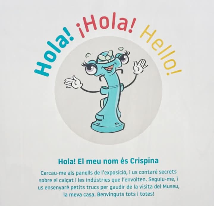 Coneixeu na Crispina? És la simpàtica mascota del Museu del Calçat i de la Indústria! Acompanya els més joves en l'exploració de l'exposició permanent, desvetllant secrets sobre el calçat i les indústries que l'envolten. Un viatge ple de curiositats!