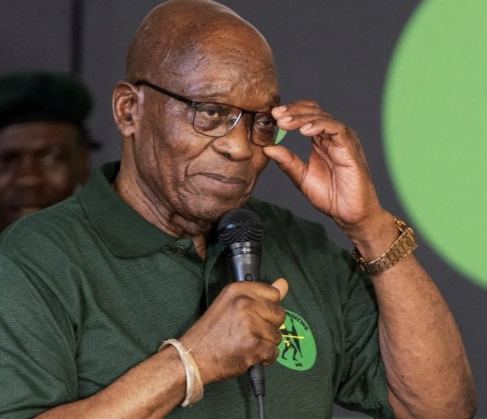 Real democrats who stand for their convictions shine when tested with the temptations of power. No one was coerced or forced to participate in berekamwana. We all had a choice to stay away. The hypocrisy is clear in that , during that time the appetite for power,  to be