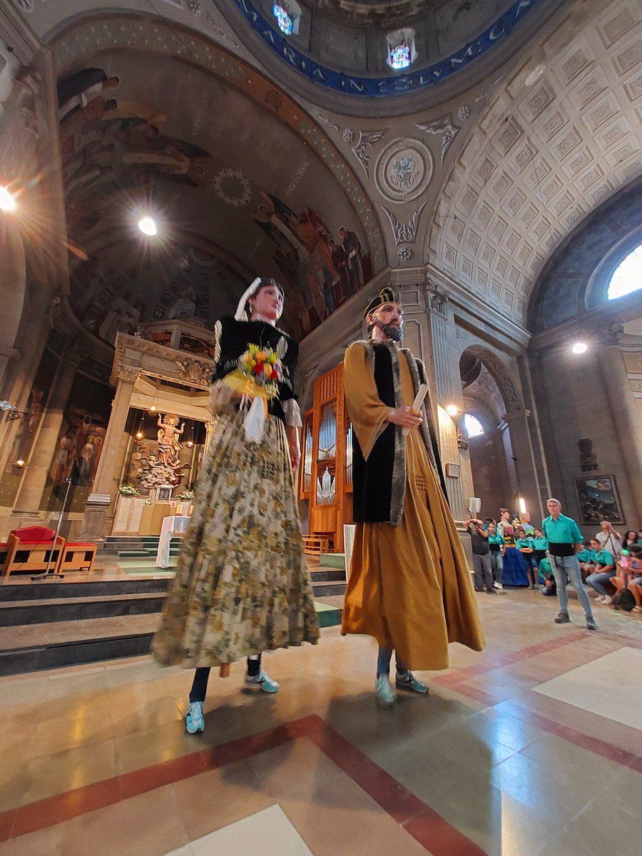 Àngel Soteras Largo (@angelsoteras) on Twitter photo #Capellades. #FestaMajor. El Sebastià i la Dorotea, <a href="/gegantskp/">Gegants Capellades</a>, a la Mostra de #CulturaPopular a l'església #Capellades. #FestaMajor. El Sebastià i la Dorotea, <a href="/gegantskp/">Gegants Capellades</a>, a la Mostra de #CulturaPopular a l'església