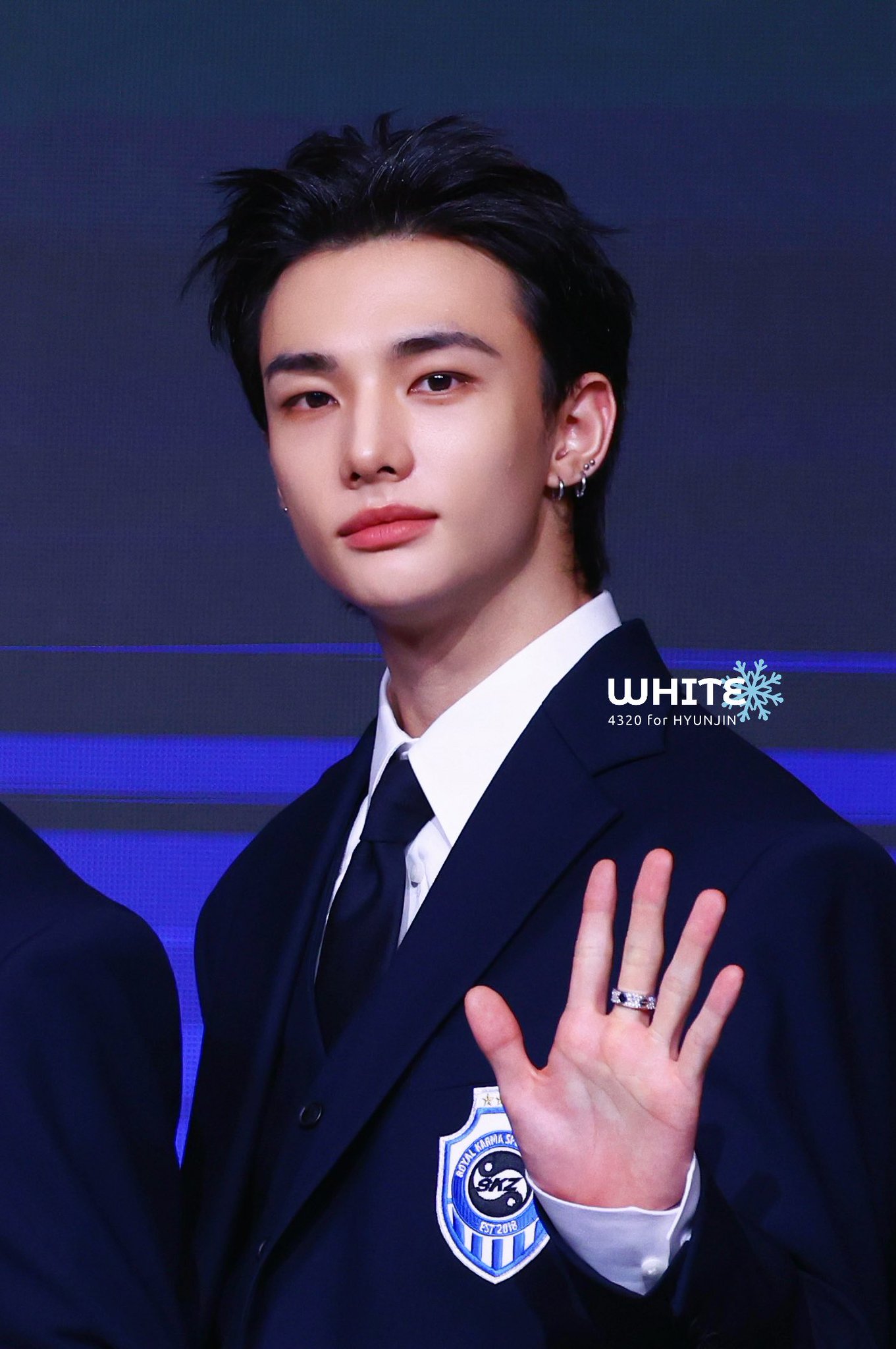 WHITE❄️4320 on X: 