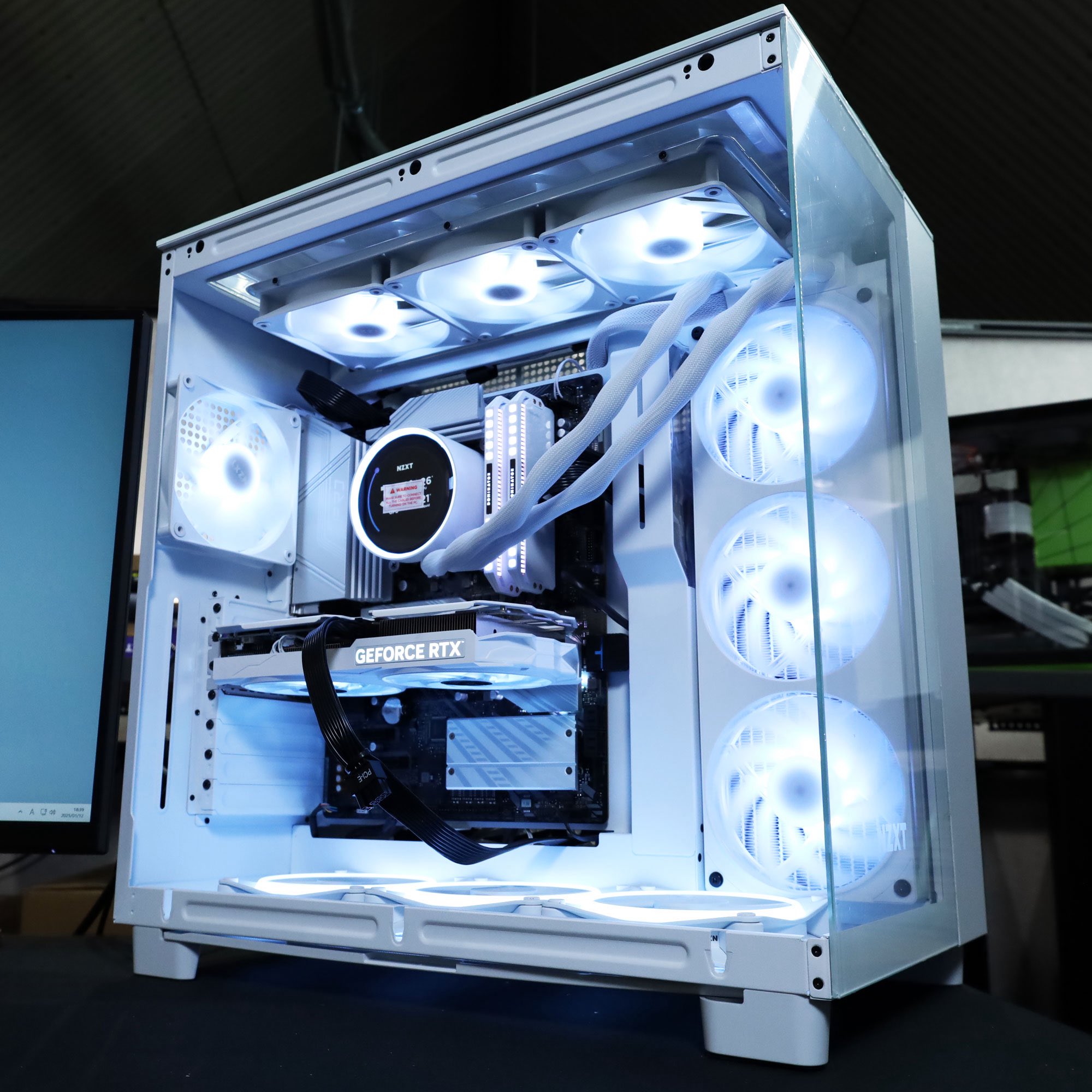 NZXTケースの光る！自作ゲーミングPC  新品SSDで快適です！ NZXTケースの光る！自作ゲーミングPC 新品SSDで快適です！ NZXT