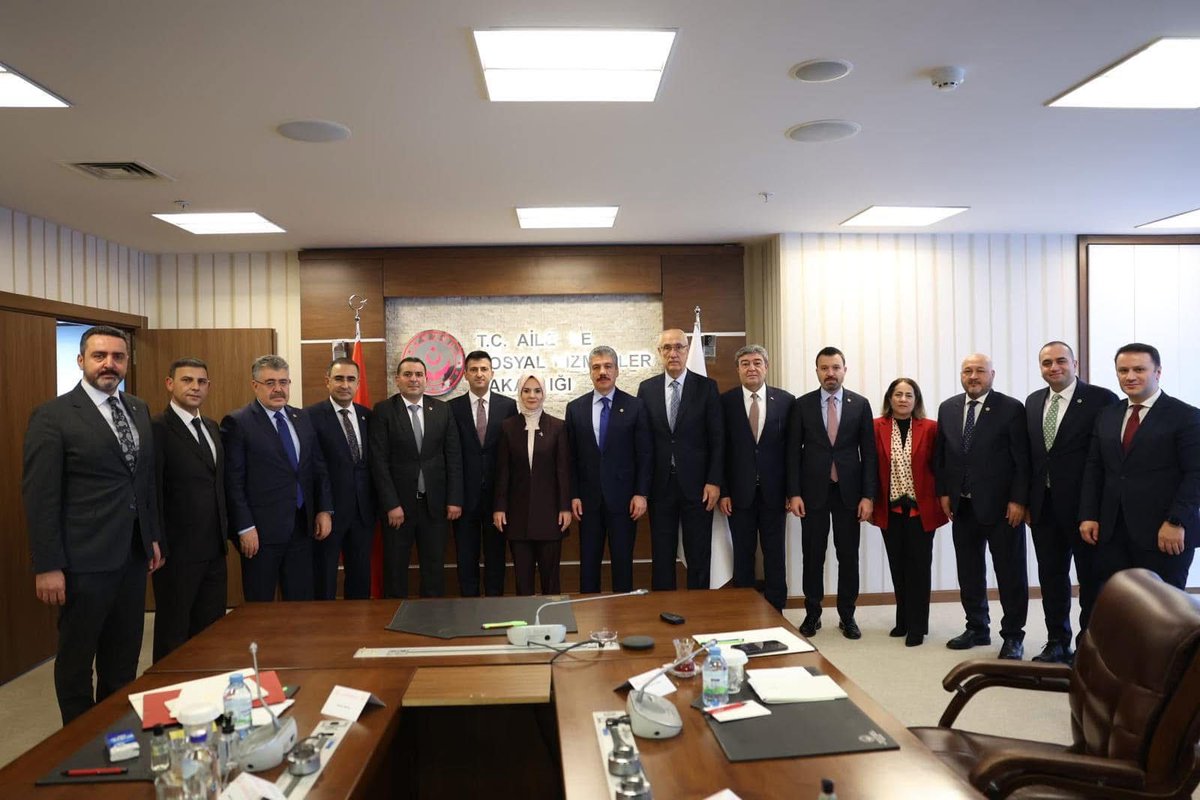 <a href="/TmsyGaziler/">T.M.S.Y GAZİ SAYILMAYANLAR</a>' in gazi sayılması için çıkacak kanun ile ilgili
Her zaman yanımızda olan ve destek veren başta <a href="/ailevecalisma/">Cshabakanligi</a> Bakanımız Sn <a href="/MahinurOzdemir/">Mahinur Özdemir Göktaş</a> ve bakan yardımcımız
Sn <a href="/SayimMadak/">Dr. Sevim Sayım Madak 🇹🇷</a> 'a
Mili savunma komisyon başkanımız
Sn <a href="/hulusiakarmedya/">Hulusi AKAR</a> 'a
Komisyon üyeleri :
Sn