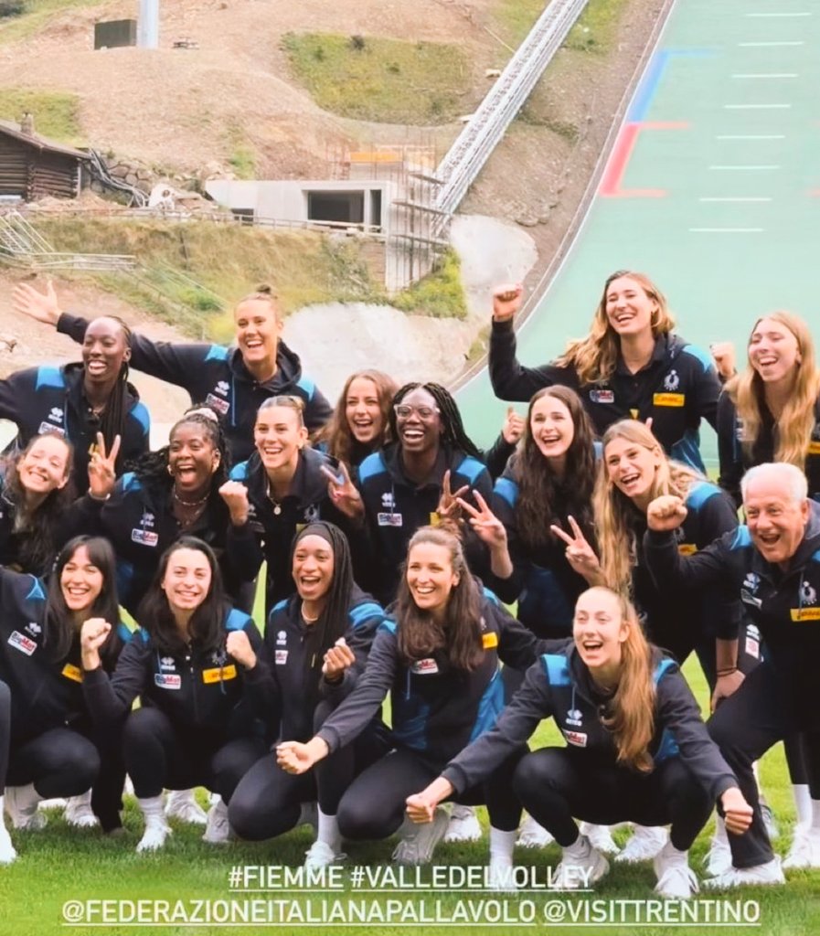 OGGI SI COMINCIA 🌏🌎🌍🏐🇮🇹
💙 FORZA Ragazze e FORZA Julione