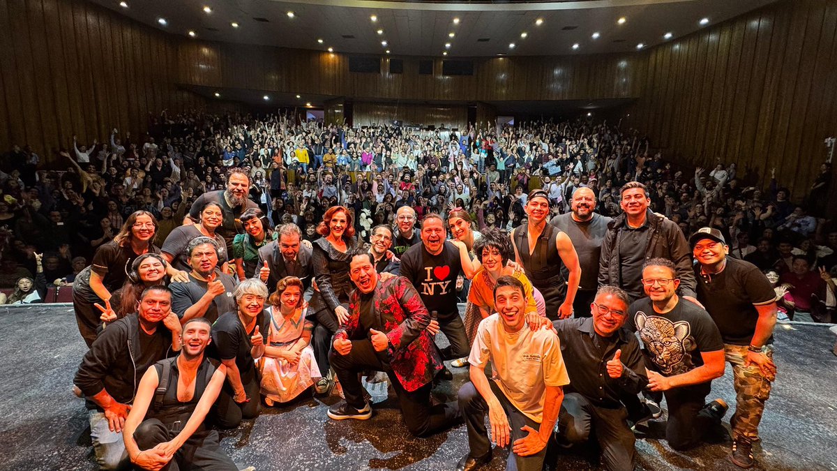 GRACIAS por otro SOLD OUT!!! Nos vemos pronto en “la tiendita de los horrores” del 21 de septiembre al 26 de octubre 🙌🏻❤️💫🎭