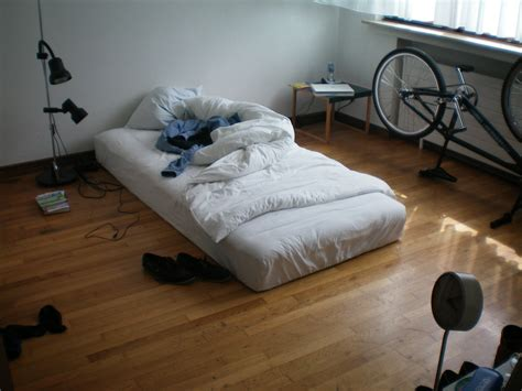 like I don't know if its any comfort but I see takes on here from kids 20 years younger than me in rooms like this who have $34 to their name and often alarmingly evident struggles with depression/substance abuse that are better than you get out of a career TS-SCI intel analyst