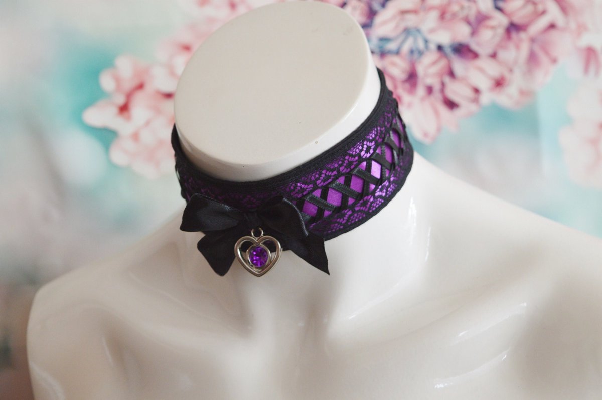 Nekollars's tweet photo. MtO - Purple Goth choker - Kallinei - black and violet gothic kitten gothic choker w/ black lacing - handmade collar by Nekollars https://t.co/a6Ht0UZn5T #Nekollars #Etsy #TugProof https://t.co/eFH5KE9yTU