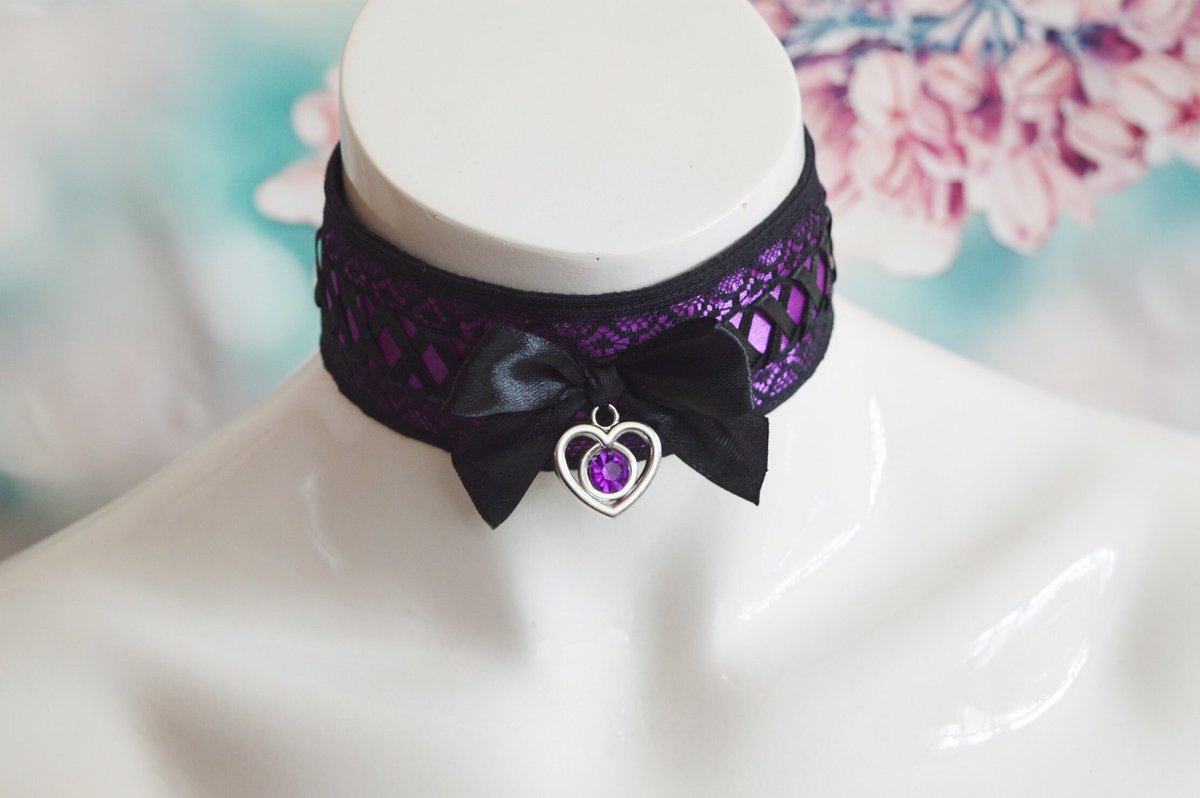 Nekollars's tweet photo. MtO - Purple Goth choker - Kallinei - black and violet gothic kitten gothic choker w/ black lacing - handmade collar by Nekollars https://t.co/a6Ht0UZn5T #Nekollars #Etsy #TugProof https://t.co/eFH5KE9yTU