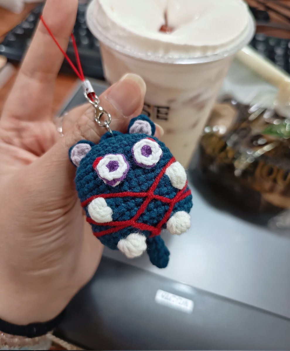hana97_58's tweet photo. look what i just bought 🤣🤣🤣 https://t.co/JiirQ7dxSM