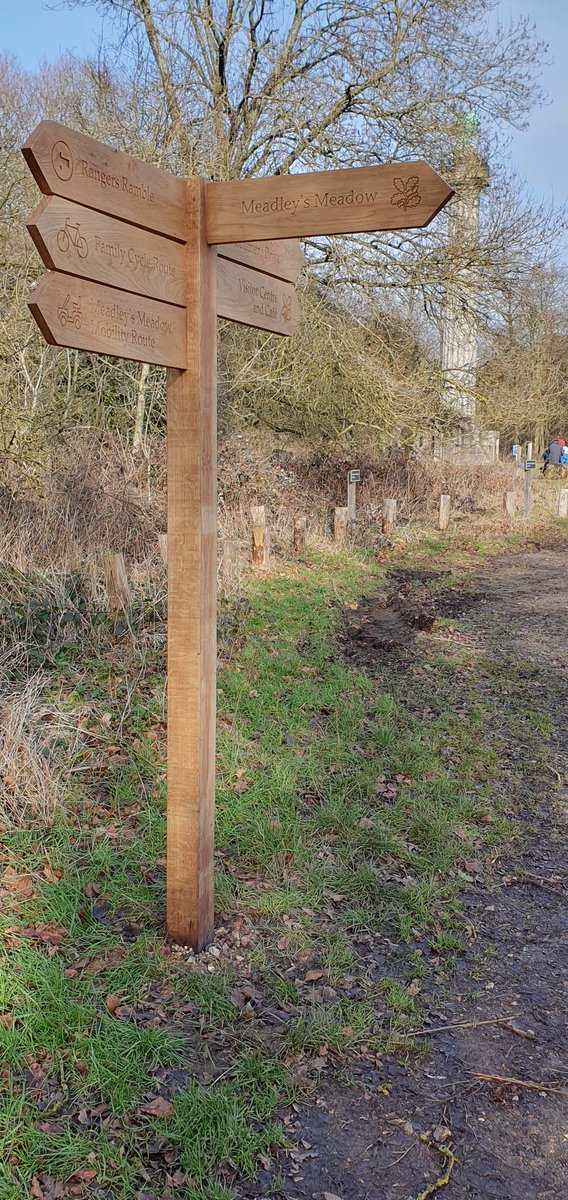 #fingerpostfriday This one is near the Bridgewater Monument on the Ashridge Estate, Hertfordshire.