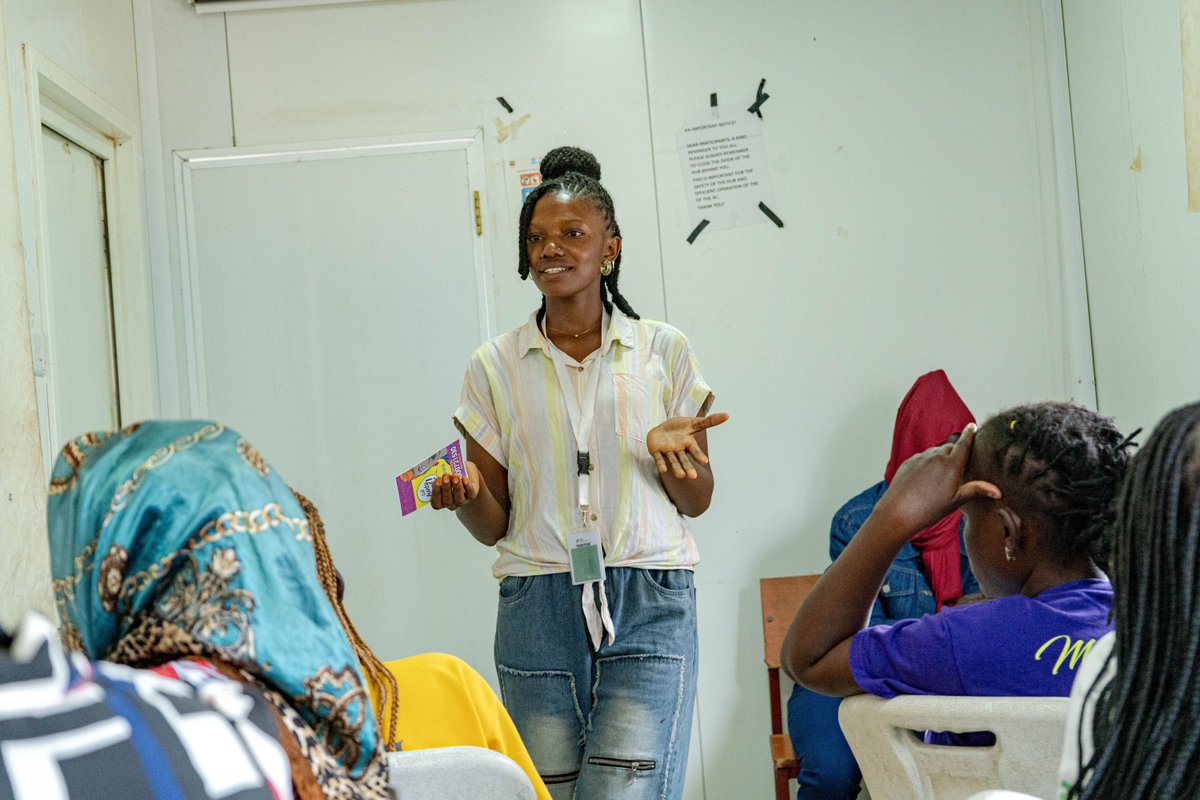 SolidarityInit1's tweet photo. When girls have the knowledge &amp; tools for menstrual health, they can learn with dignity &amp; thrive in education. 

#LearnEarnLead #WithRefugees #SRHR 
 Learn from our initiatives:  https://t.co/bNXYckqNhP https://t.co/9DwPhOMkdB