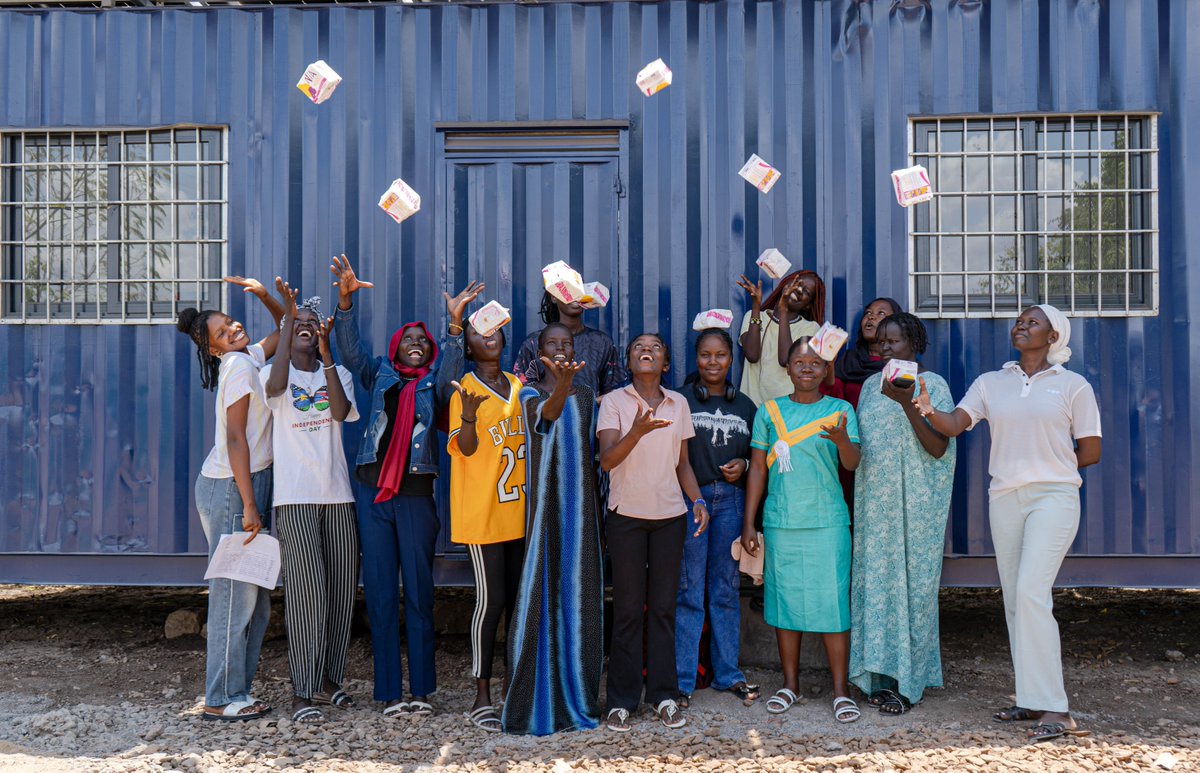 SolidarityInit1's tweet photo. When girls have the knowledge &amp; tools for menstrual health, they can learn with dignity &amp; thrive in education. 

#LearnEarnLead #WithRefugees #SRHR 
 Learn from our initiatives:  https://t.co/bNXYckqNhP https://t.co/9DwPhOMkdB