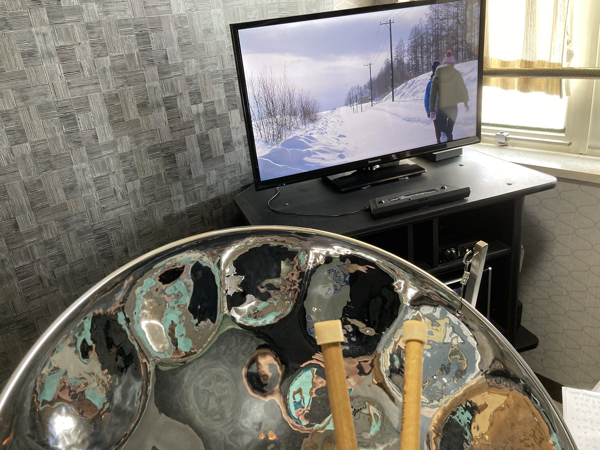 カラオケにてスティールパンの自主練🎶
今年も11月23日に開催されるフリッパーズギターナイトに向けて🐬今回の選曲も難しいけど💦頑張る✨
(何を演るかはナイショなのさ〜♪)