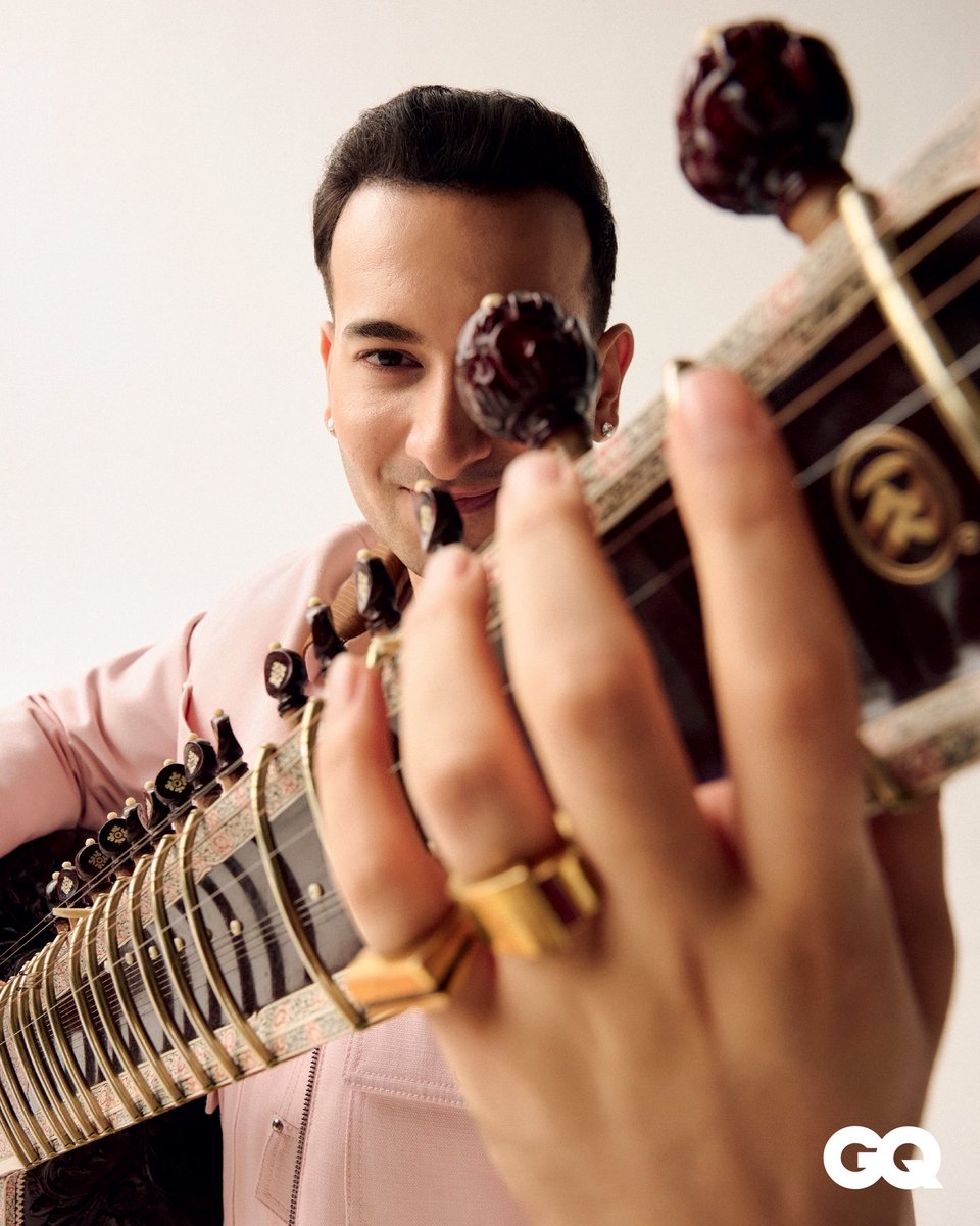 gqindia's tweet image. “This child has a lot of potential, but he needs the right guidance. Otherwise, he’ll be like a headless chicken in the world.”

#RishabRikhiramSharma opens up about how he became Pandit Ravi Shankar’s disciple

Read the full story: gqindia.visitlink.me/uv-Jog