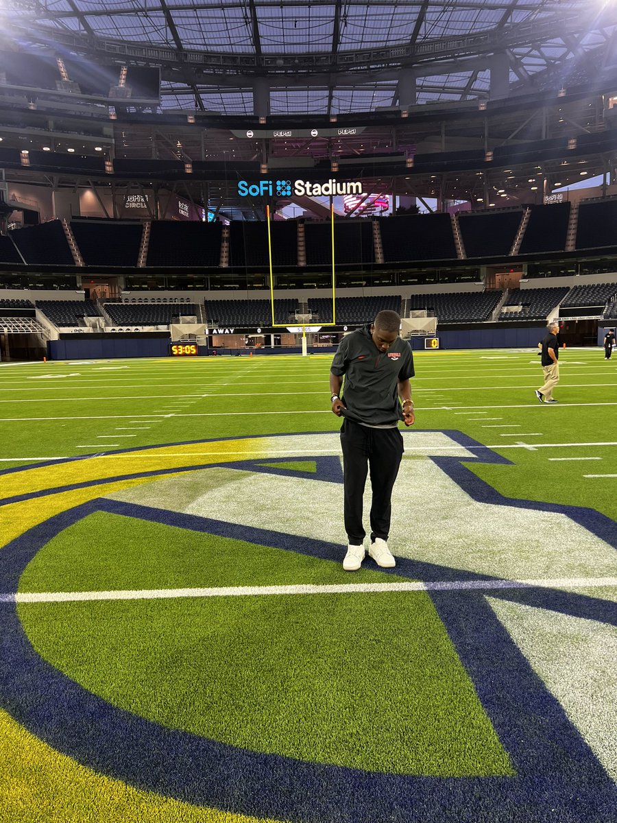 HeyImTray's tweet image. First game as a D Coordinator and it was in SoFi Stadium. Feels like something that’ll be a full circle moment in a few years. God is good. Great 1-0 day Lawndale!