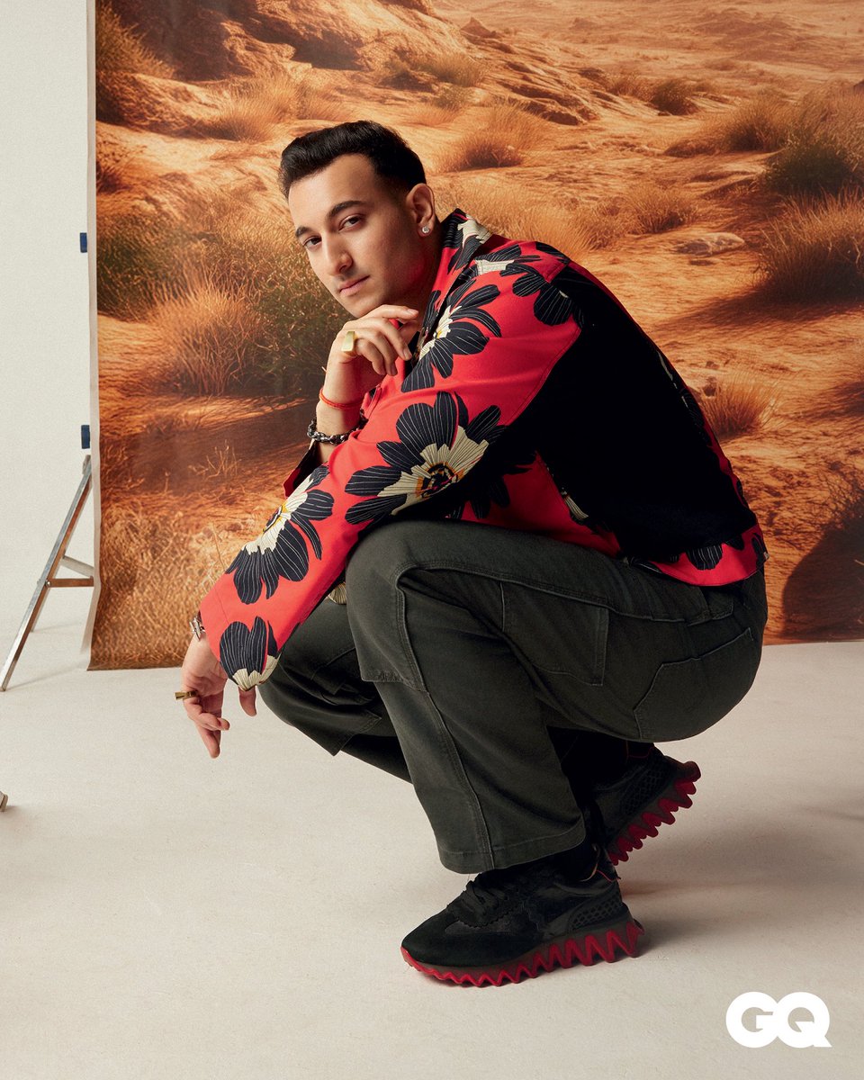 gqindia's tweet image. New York vs Delhi life, and acting dreams — The sitarist tells all in his candid #GQHype interview

Read #RishabRikhiramSharma’s full interview: gqindia.visitlink.me/uv-Jog