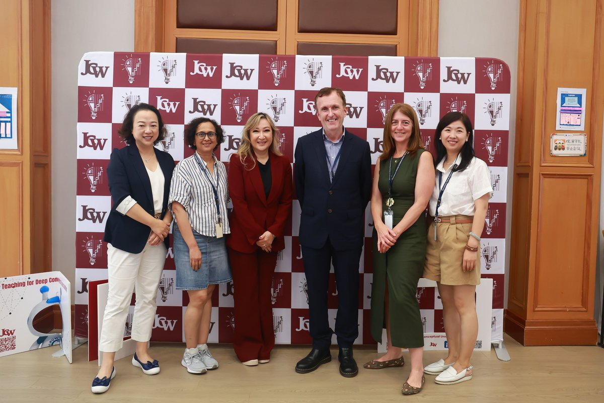 NeilBunting's tweet image. We have been privileged at Shanghai United International School, Hongqiao to hold a wonderful Concept-Based Mathematics workshop by the inspirational Jennifer Chang Wathall. Deep learning.@JenniferWathall #conceptualunderstanding @iborganization @iborganization @IS_Community