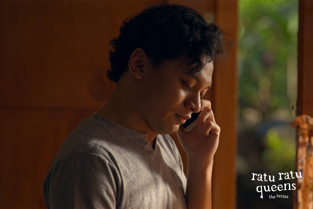 Netflix’s Ratu-Ratu Queens is actually so gawd. Strong drama, clever comedy, well-developed characters who each receive meaningful arcs and a perfectly curated soundtrack. Comfort show must watch. 🫶🏻 mvs