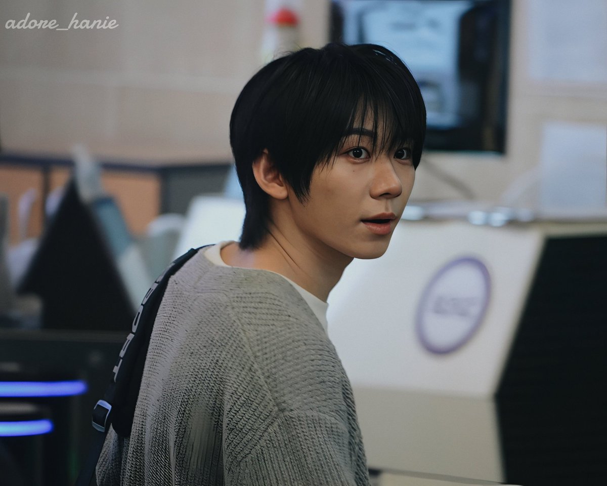 adore_hanie's tweet photo. ~Straight out of a daydream ☁️

#박한 #PARK_HAN
#아홉 #AHOF #HAN https://t.co/RfNTChIH9k