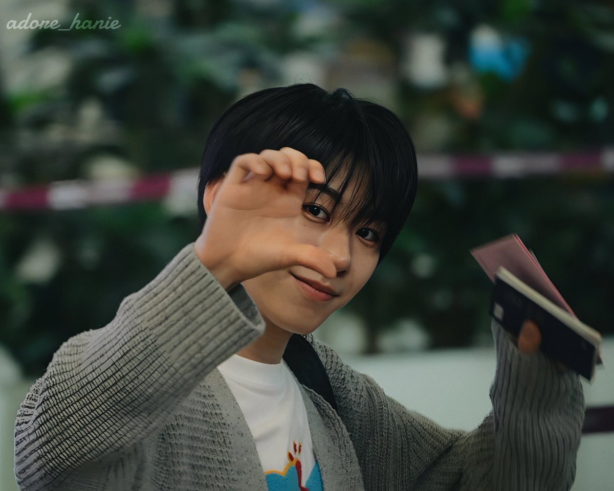 adore_hanie's tweet photo. ~Straight out of a daydream ☁️

#박한 #PARK_HAN
#아홉 #AHOF #HAN https://t.co/RfNTChIH9k